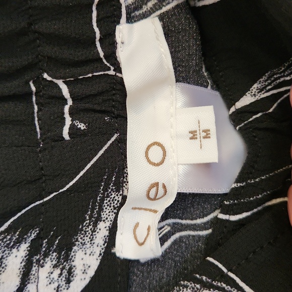 Black and white floral print flowy pants - Picture 5 of 8